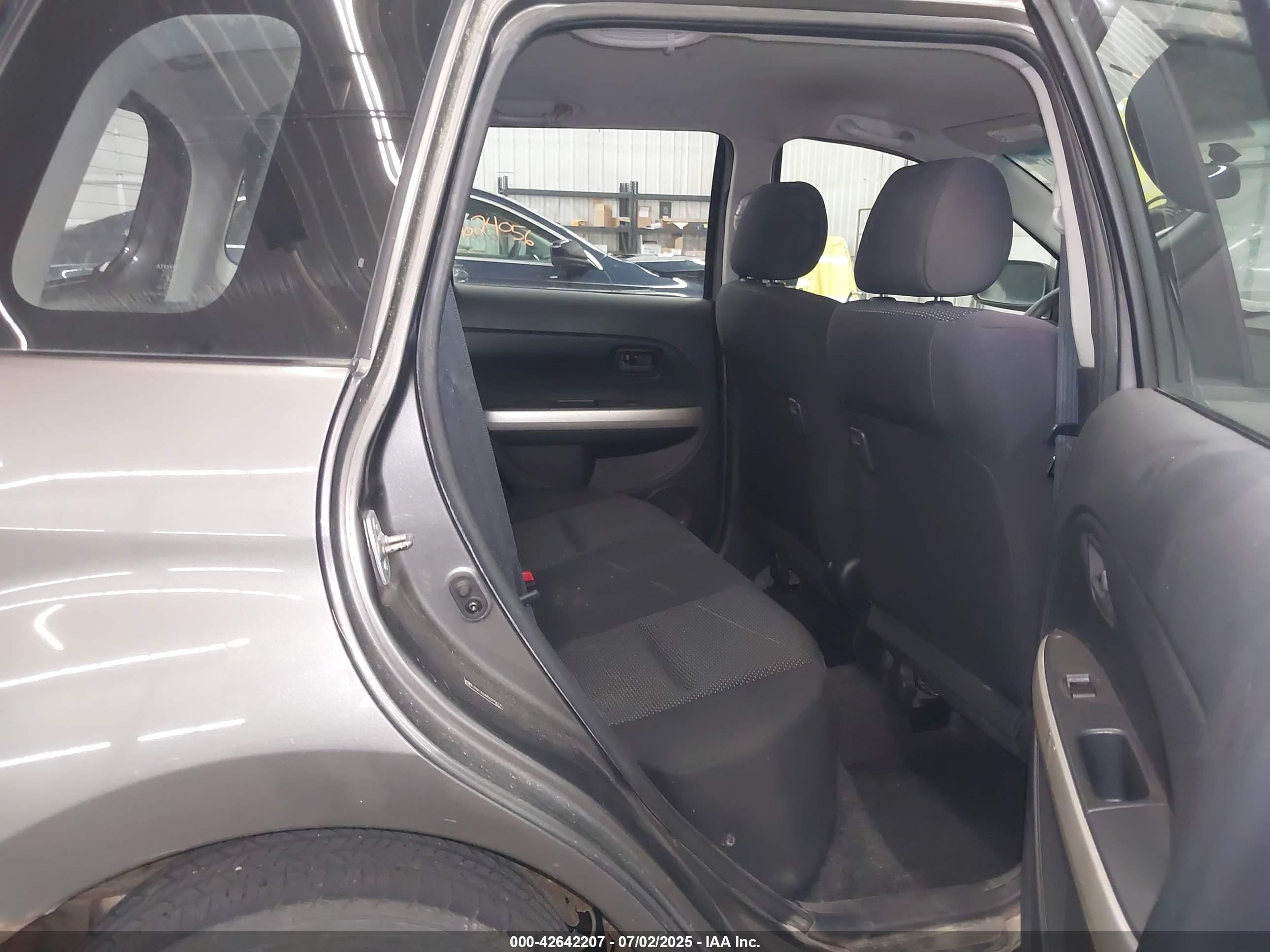 2005 Scion Xa   Gray vin: JTKKT624350095074