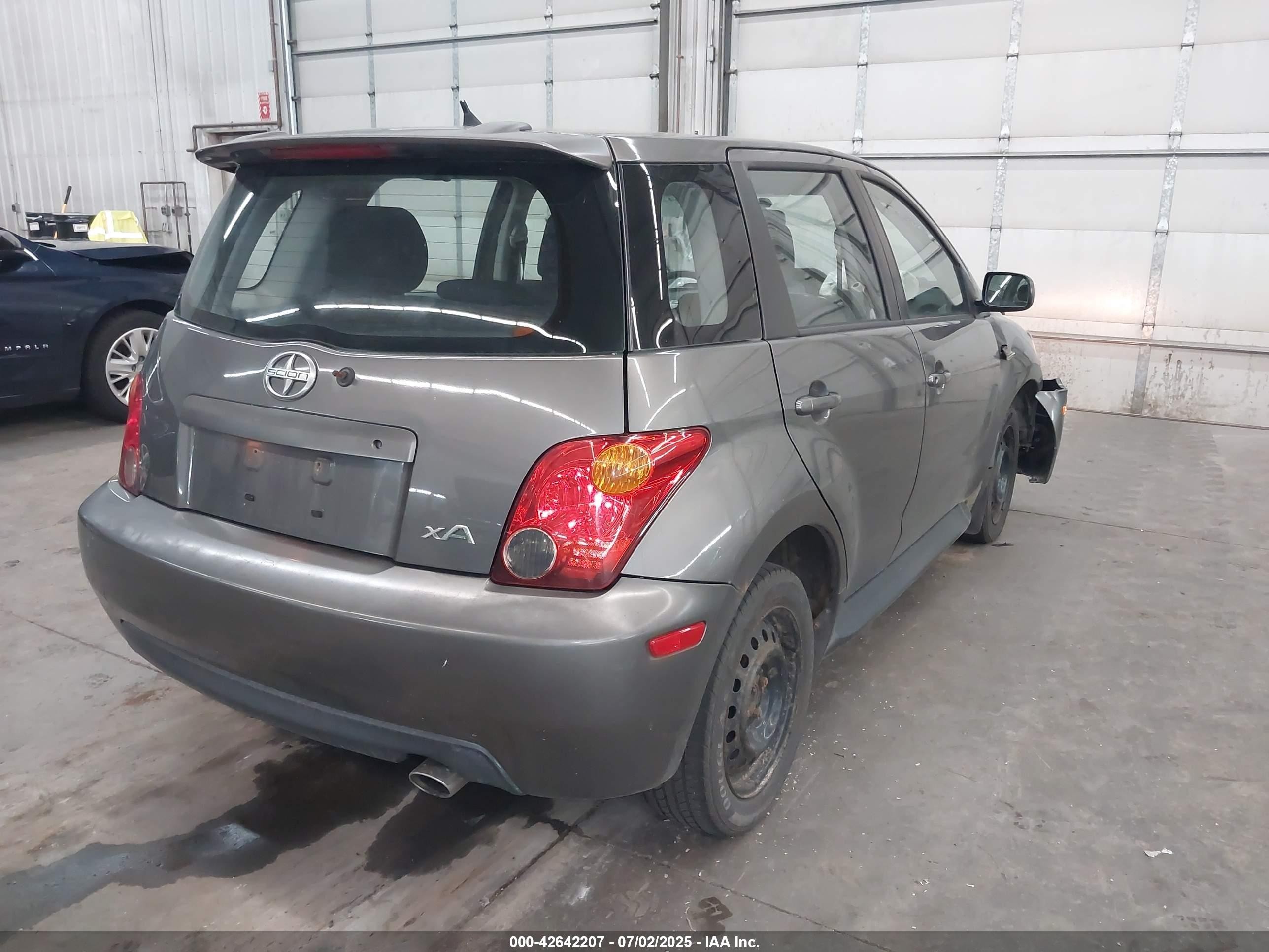 2005 Scion Xa   Gray vin: JTKKT624350095074