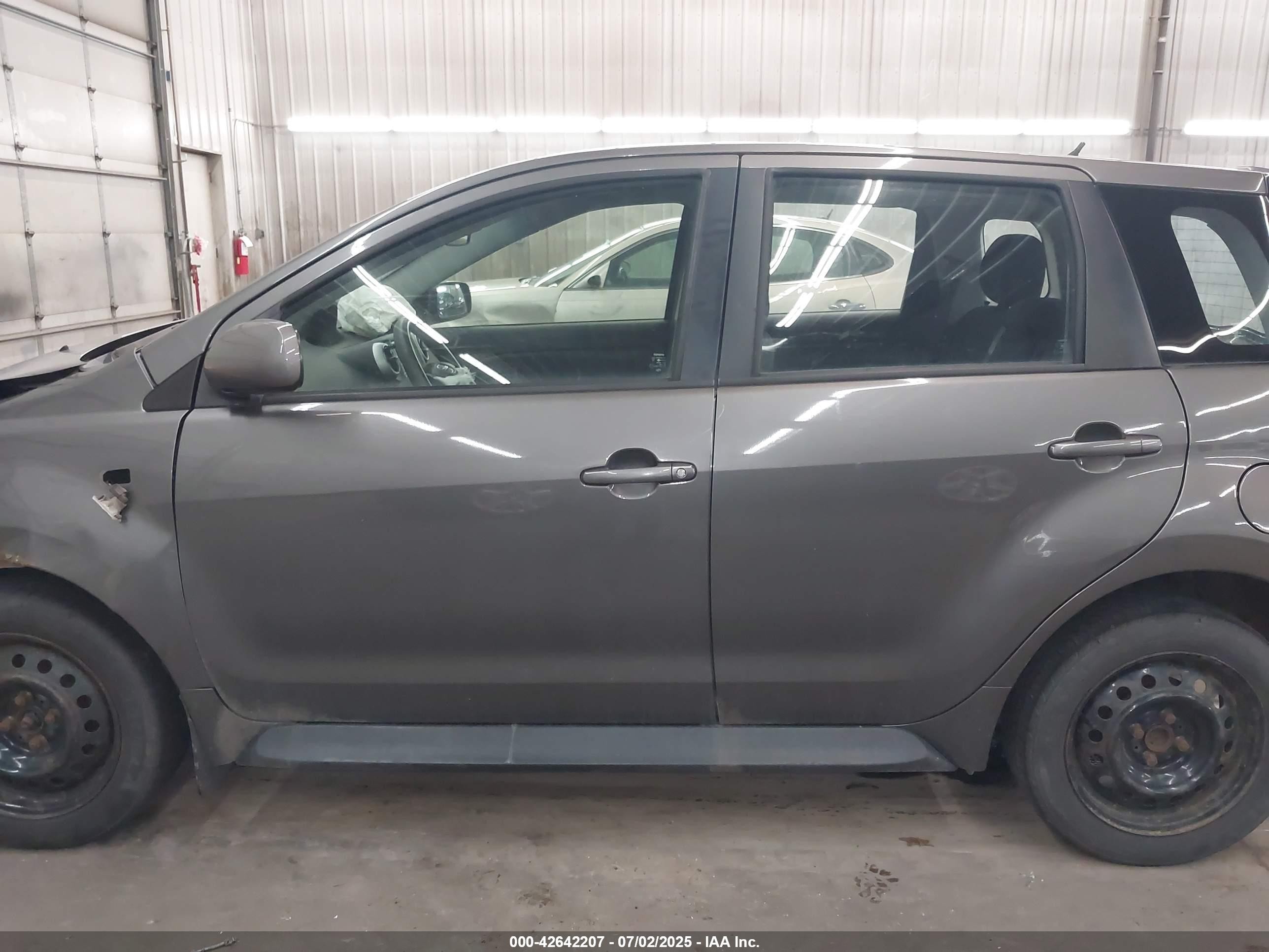 2005 Scion Xa   Gray vin: JTKKT624350095074