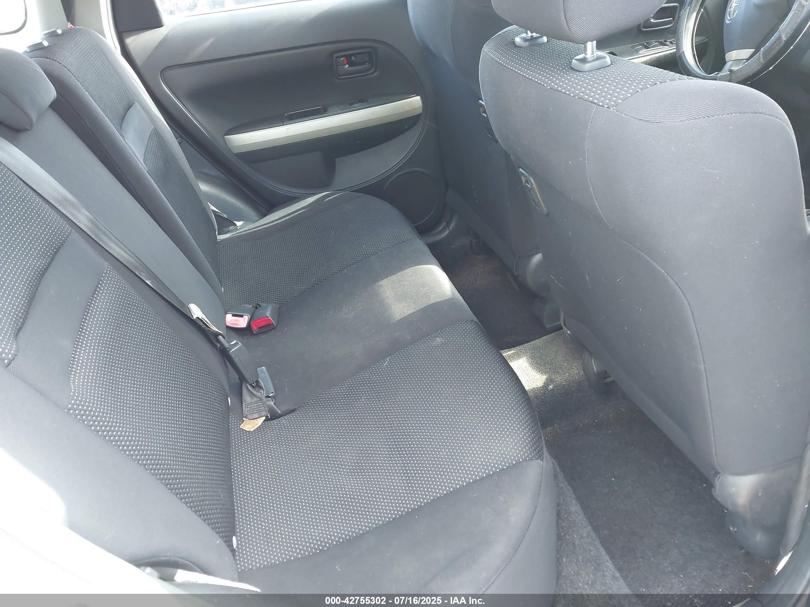 2005 Scion Xa   White vin: JTKKT624450108690