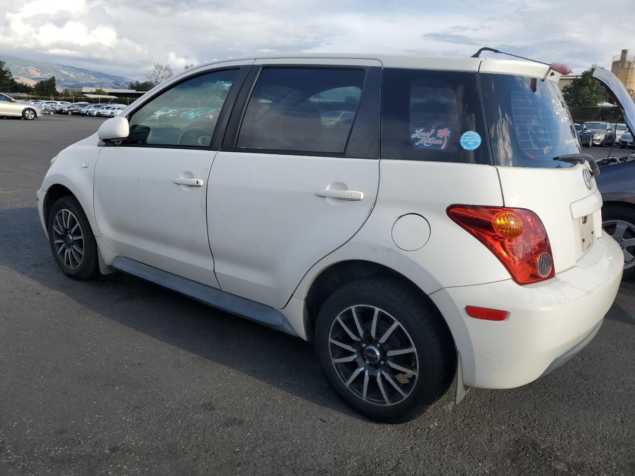 2005 Toyota Scion Xa White vin: JTKKT624650097949