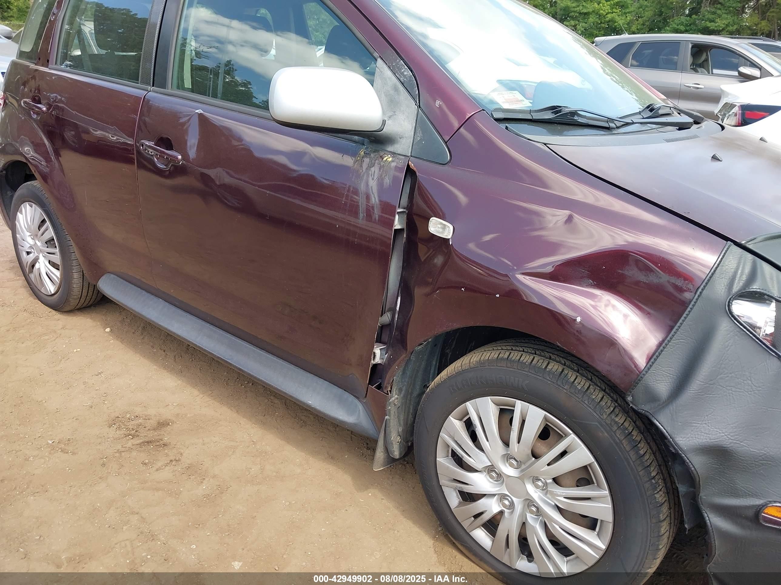 2005 Scion Xa   Maroon vin: JTKKT624750098978