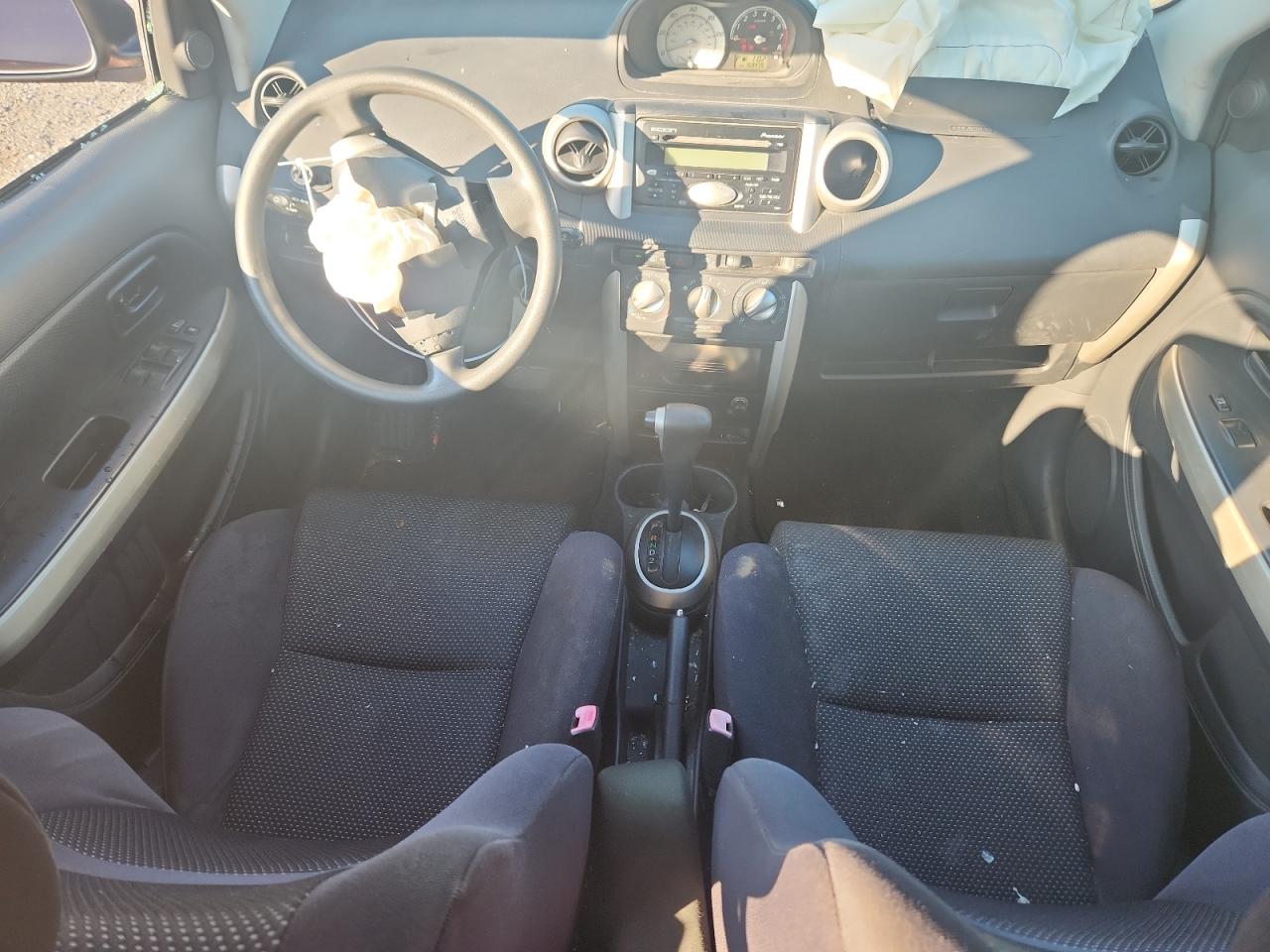 2005 Toyota Scion Xa Red vin: JTKKT624750112622