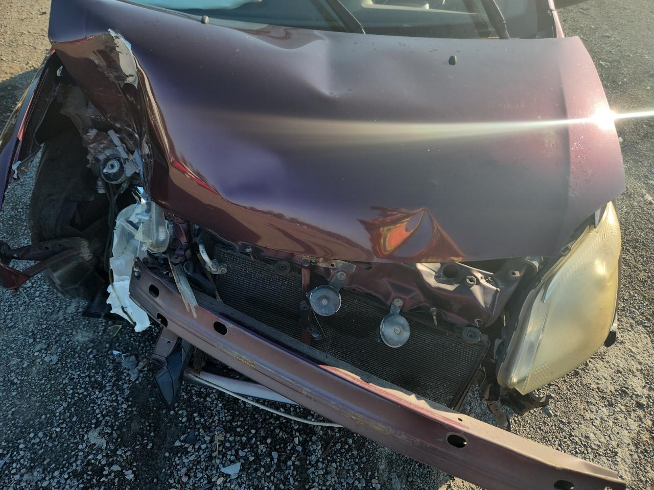 2005 Toyota Scion Xa Red vin: JTKKT624750112622