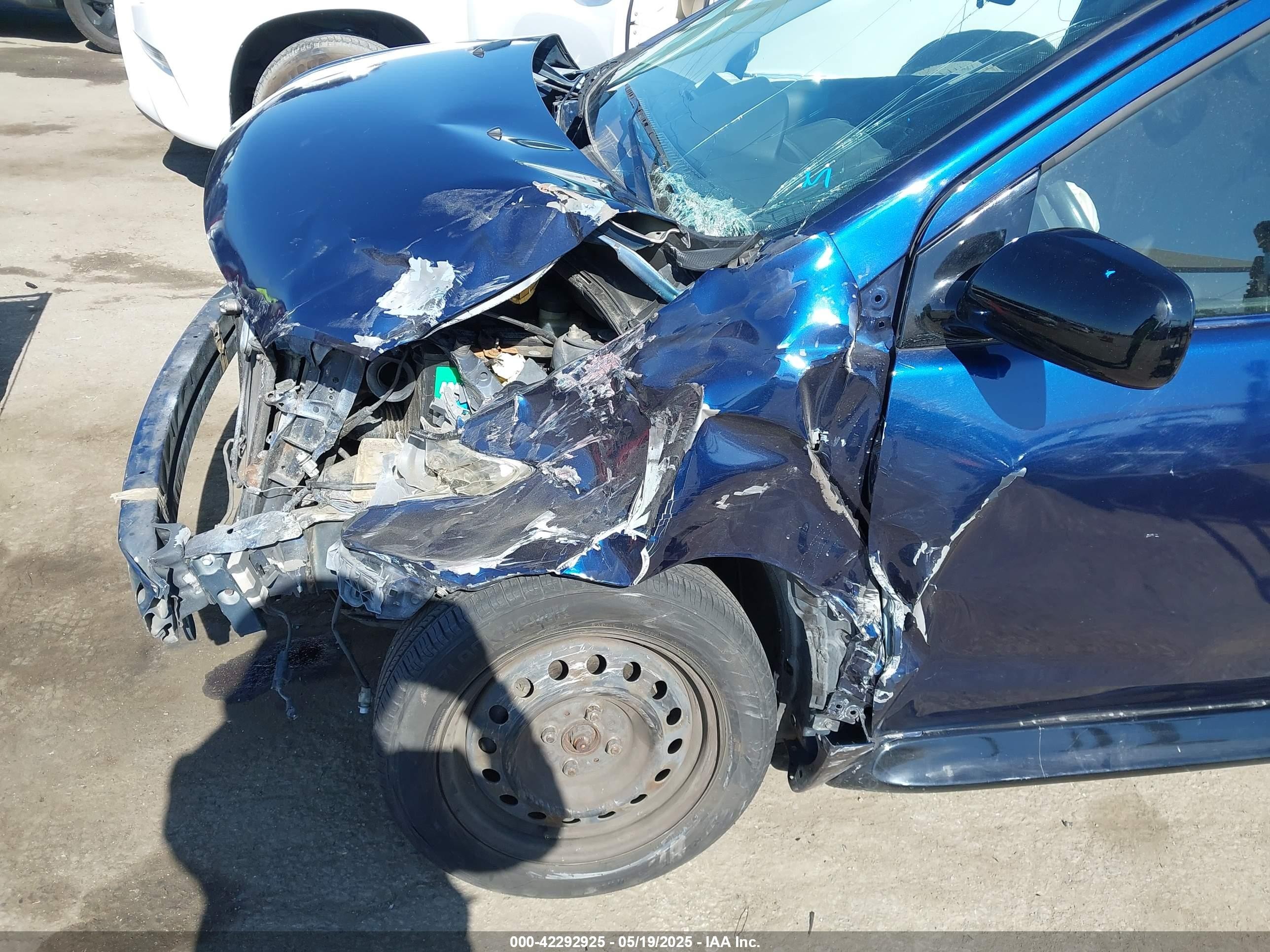 2005 Scion Xa   Blue vin: JTKKT624950109902