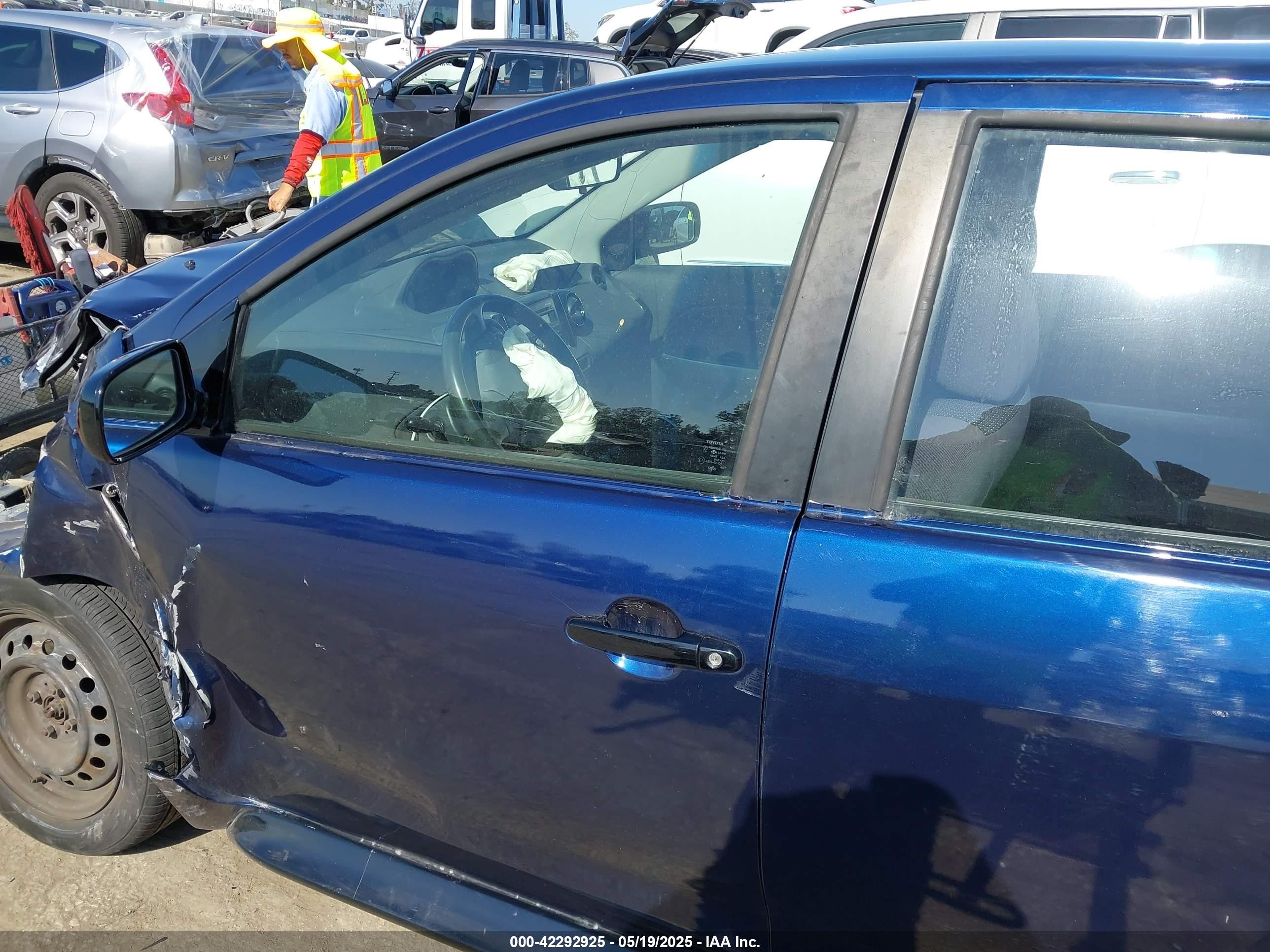 2005 Scion Xa   Blue vin: JTKKT624950109902