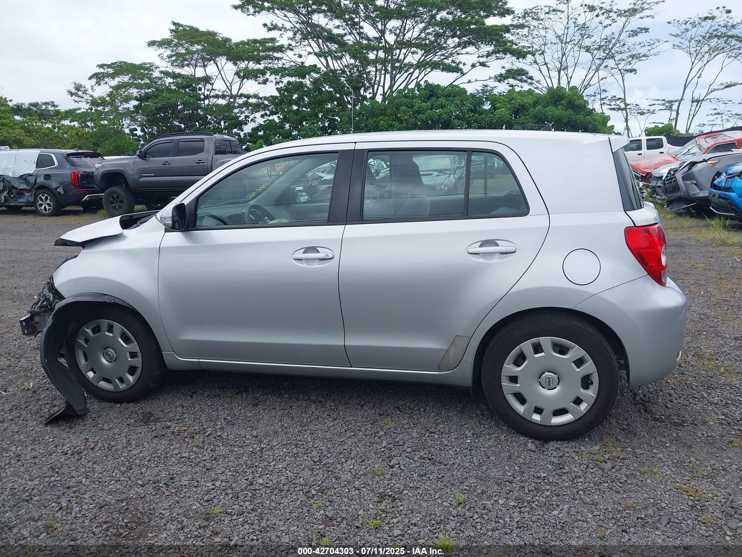 2008 Scion Xd   Silver vin: JTKKU10418J021508