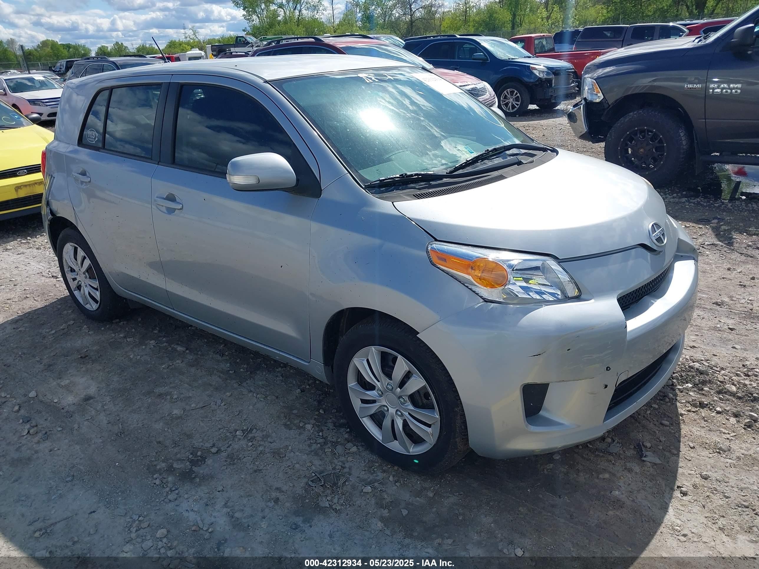 2008 Scion Xd   Silver vin: JTKKU10438J002975