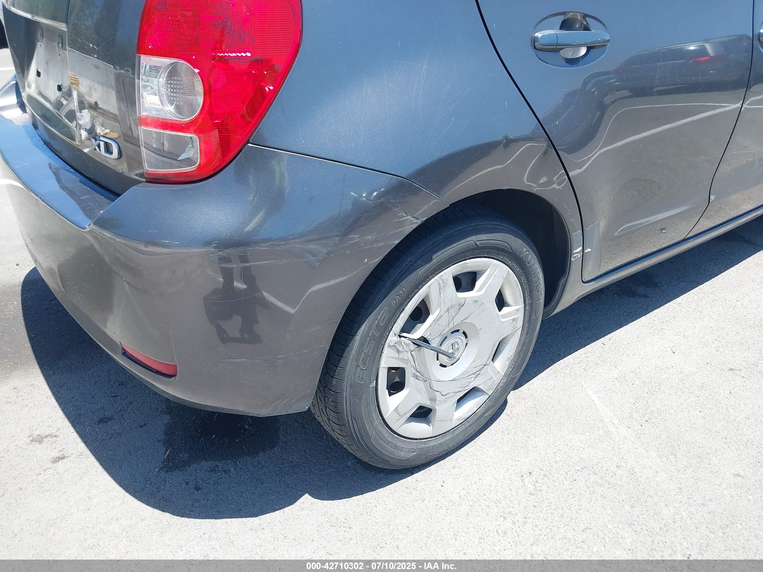 2008 Scion Xd   Gray vin: JTKKU10458J013833