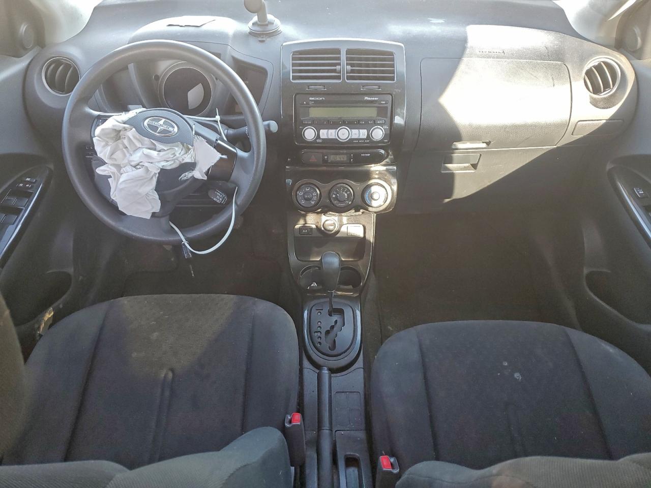 2009 Toyota Scion Xd White vin: JTKKU10459J046543