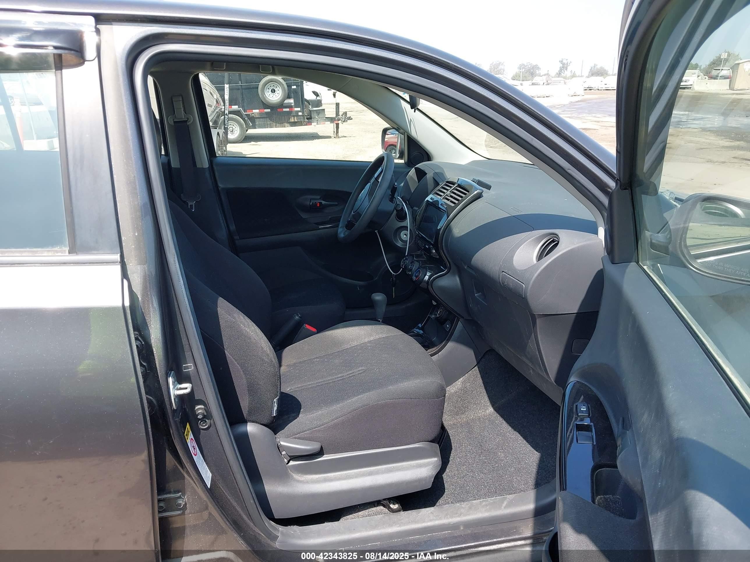 2008 Scion Xd   Gray vin: JTKKU10468J015199