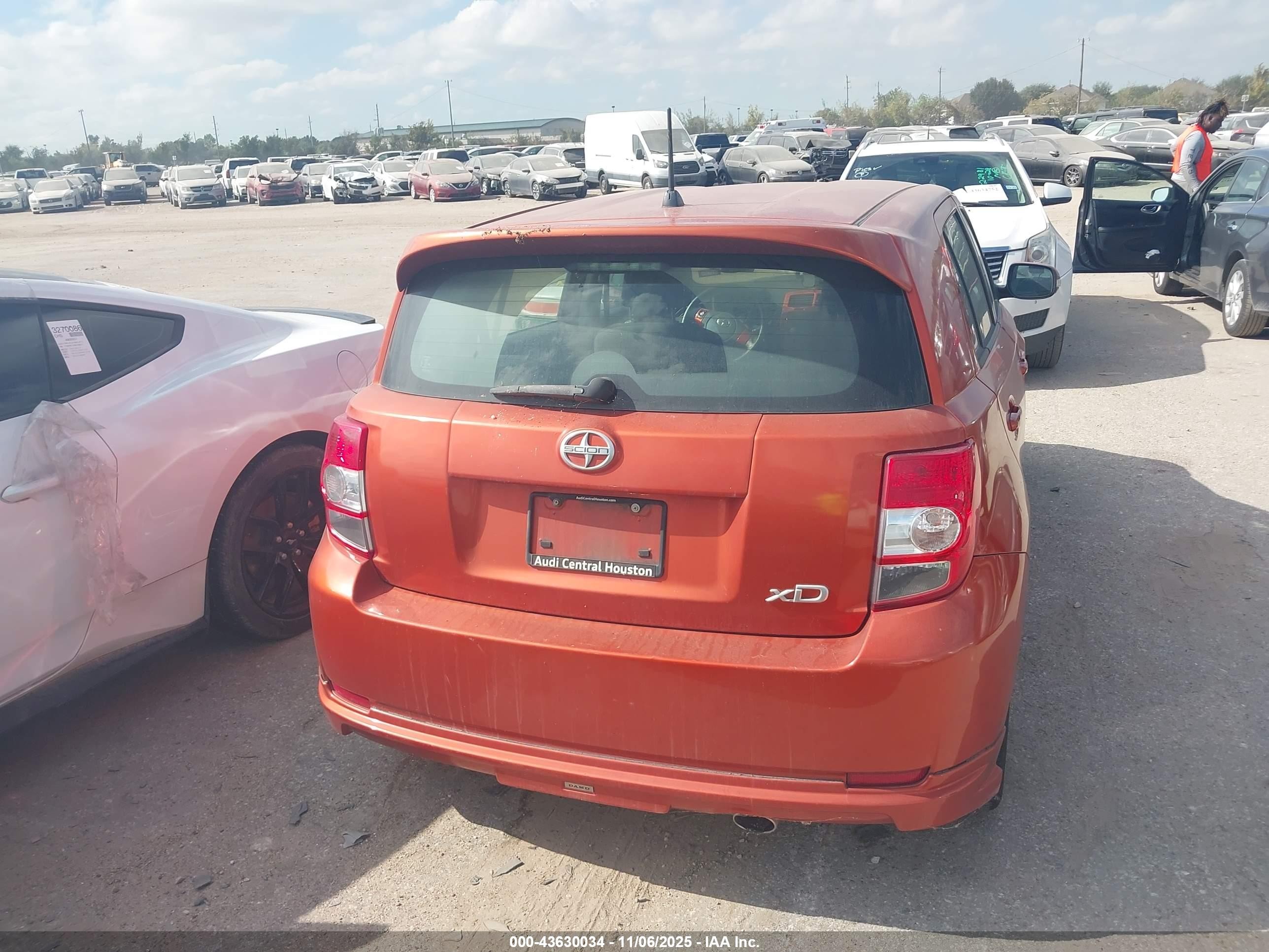 2008 Toyota Scion Xd   Orange vin: JTKKU10478J030794