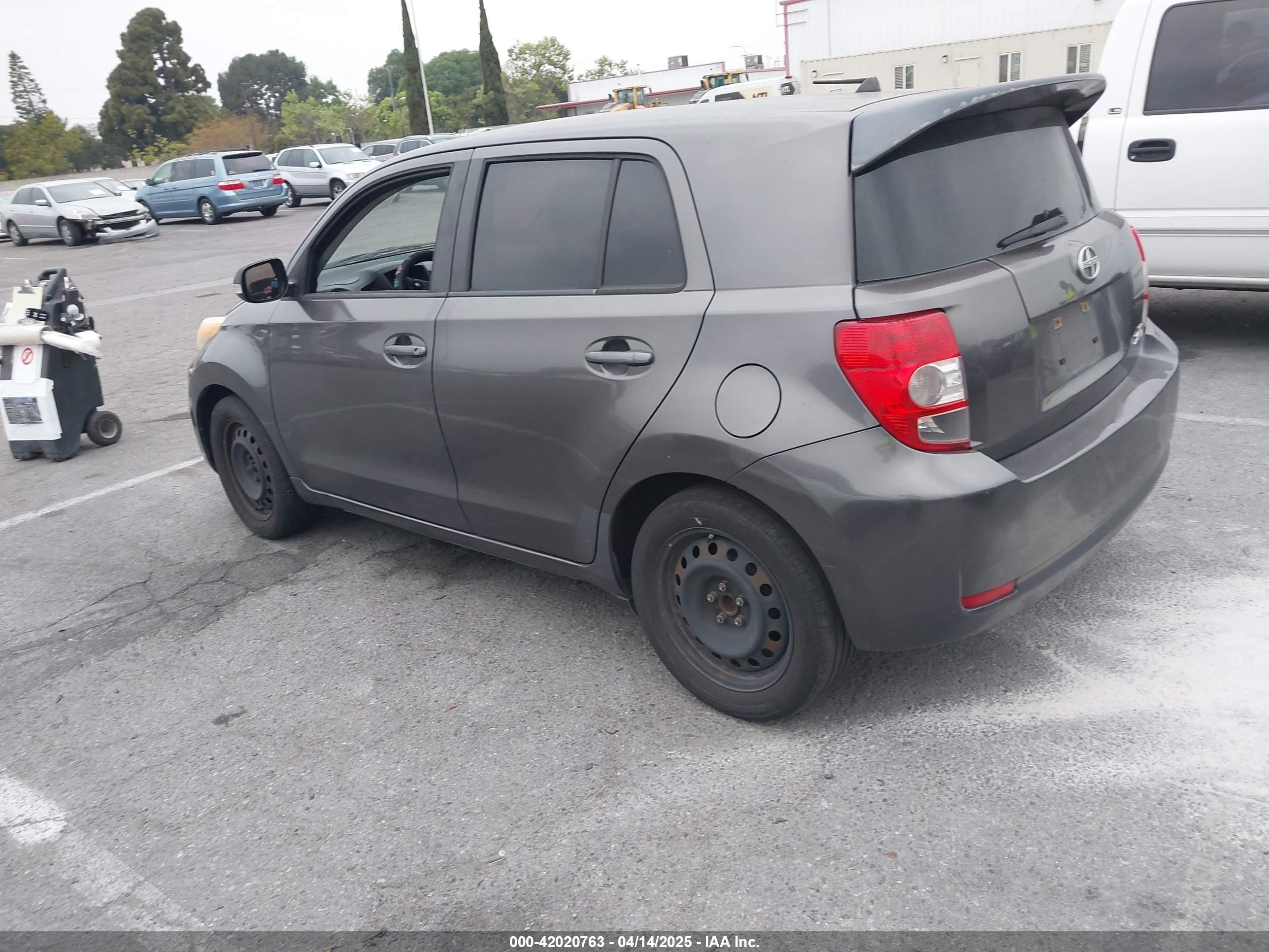 2008 Scion Xd   Gray vin: JTKKU104X8J028277