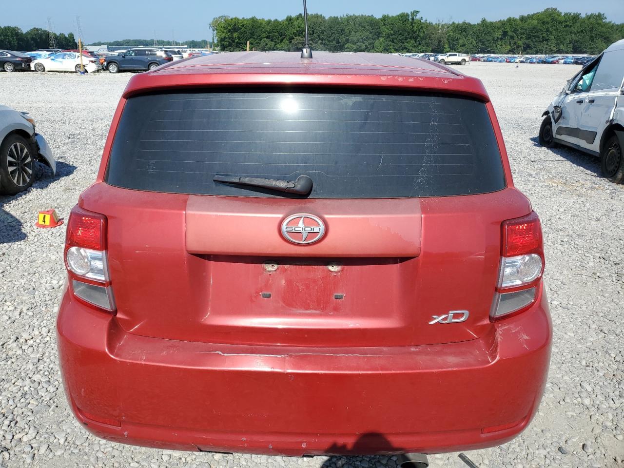 2010 Toyota Scion Red vin: JTKKU4B41A1006012
