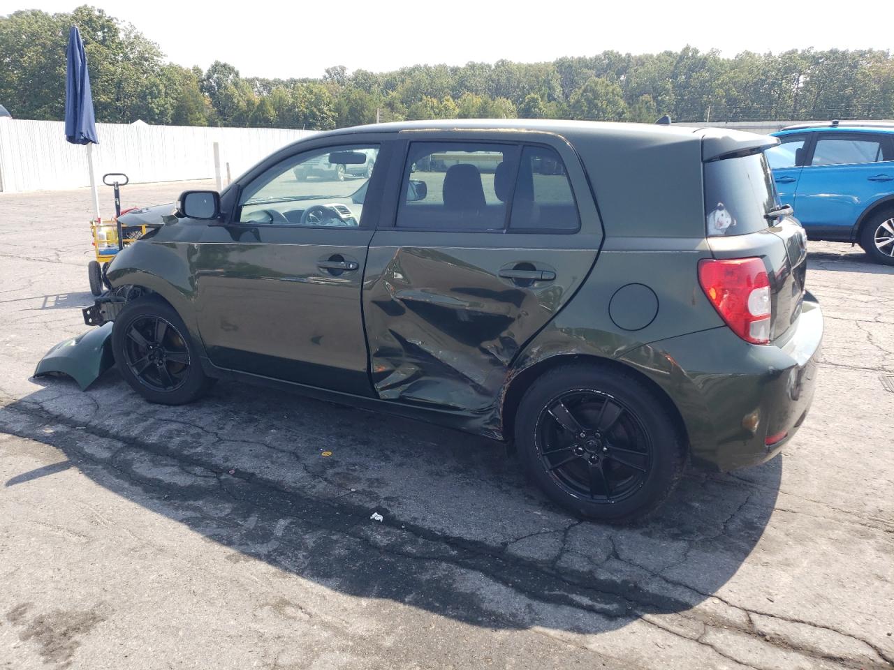 2011 Toyota Scion Xd Зеленый vin: JTKKU4B45B1010274