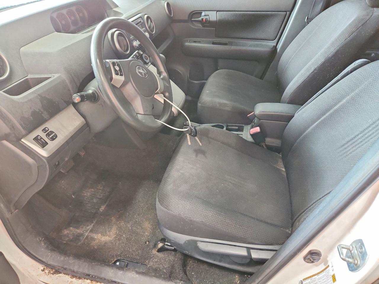 2008 Toyota Scion Xb White vin: JTLKE50E081014607