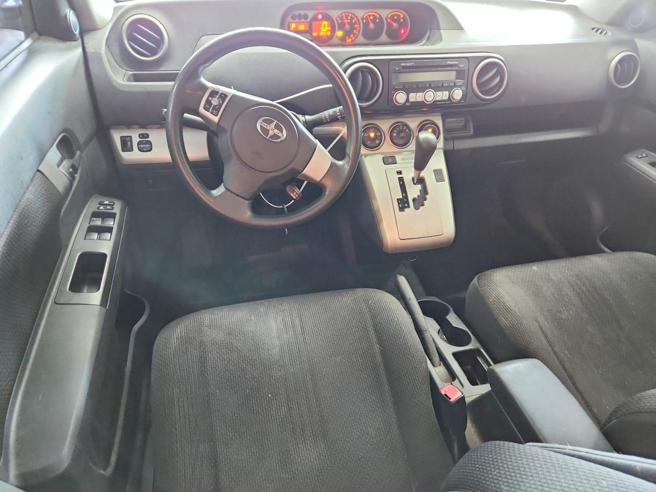 2008 Toyota Scion Xb White vin: JTLKE50E081014607