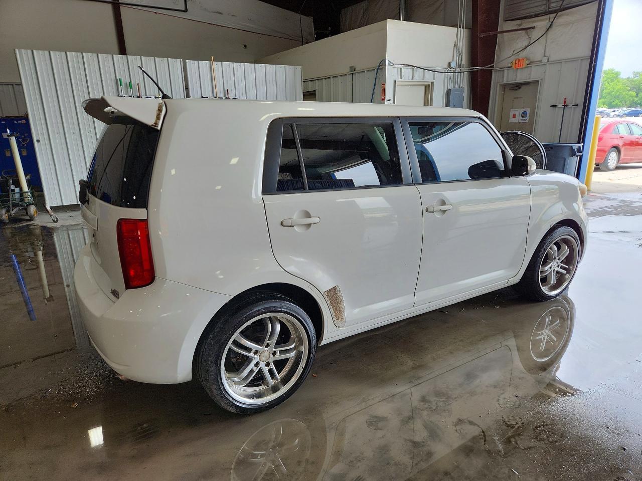 2008 Toyota Scion Xb White vin: JTLKE50E081014607