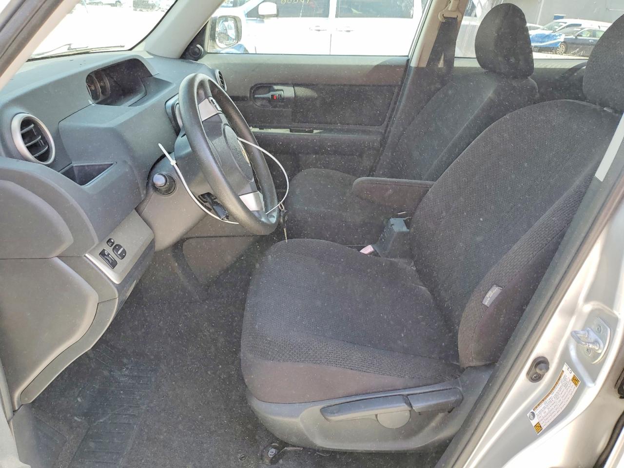 2008 Toyota Scion Xb Silver vin: JTLKE50E081019385