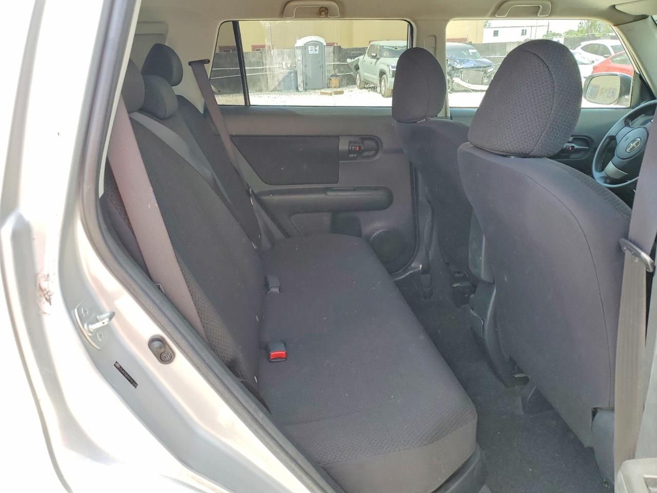 2008 Toyota Scion Xb Silver vin: JTLKE50E081019385