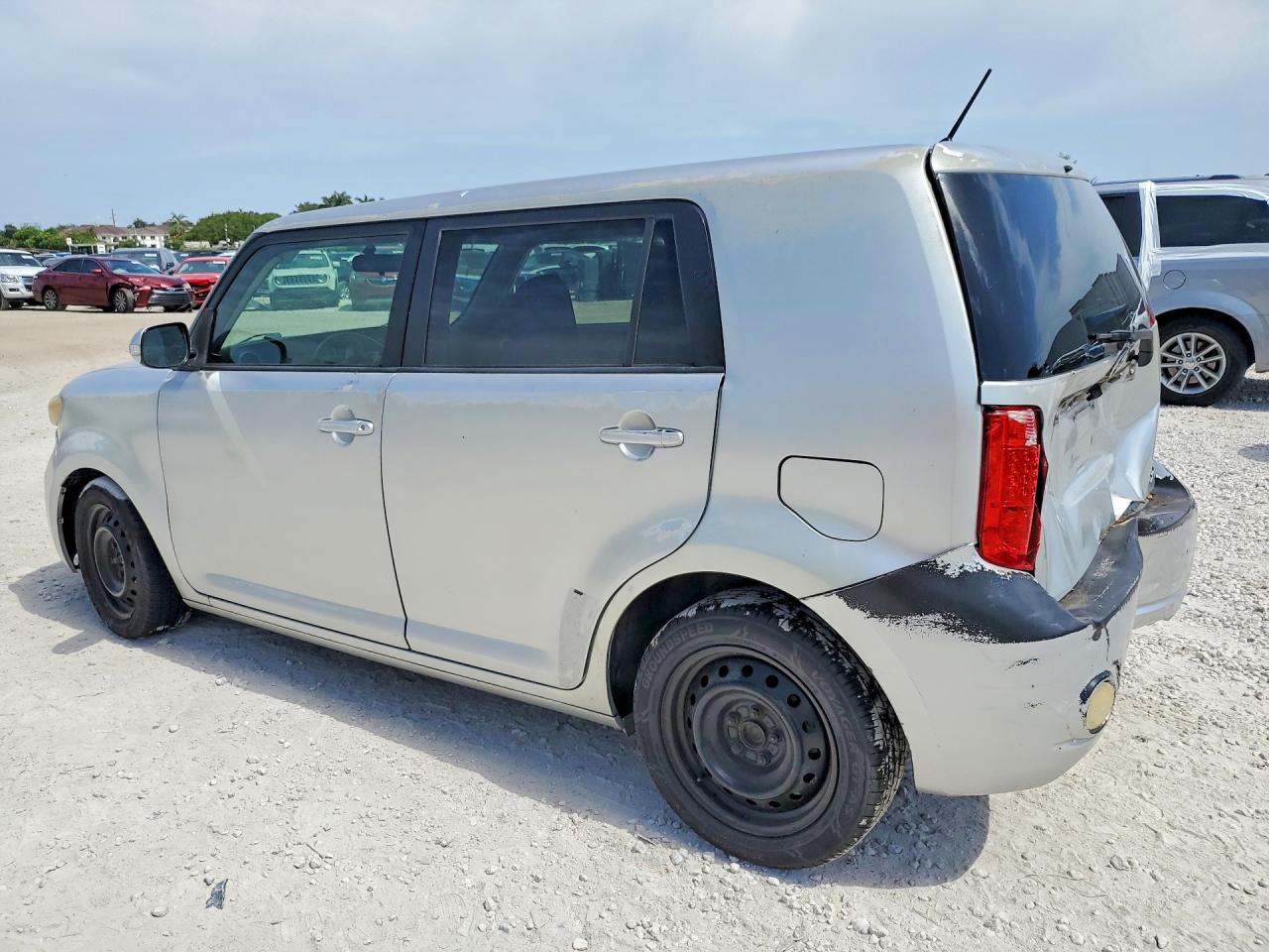 2008 Toyota Scion Xb Silver vin: JTLKE50E081019385