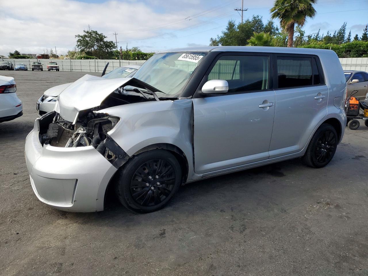 2008 Toyota Scion Xb Silver vin: JTLKE50E081032945