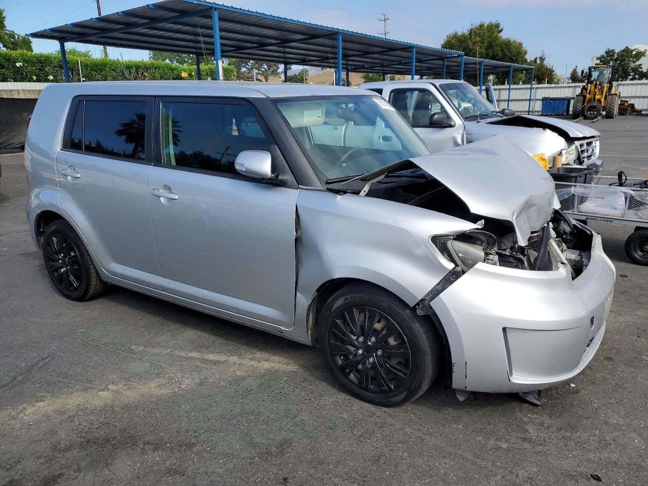 2008 Toyota Scion Xb Silver vin: JTLKE50E081032945