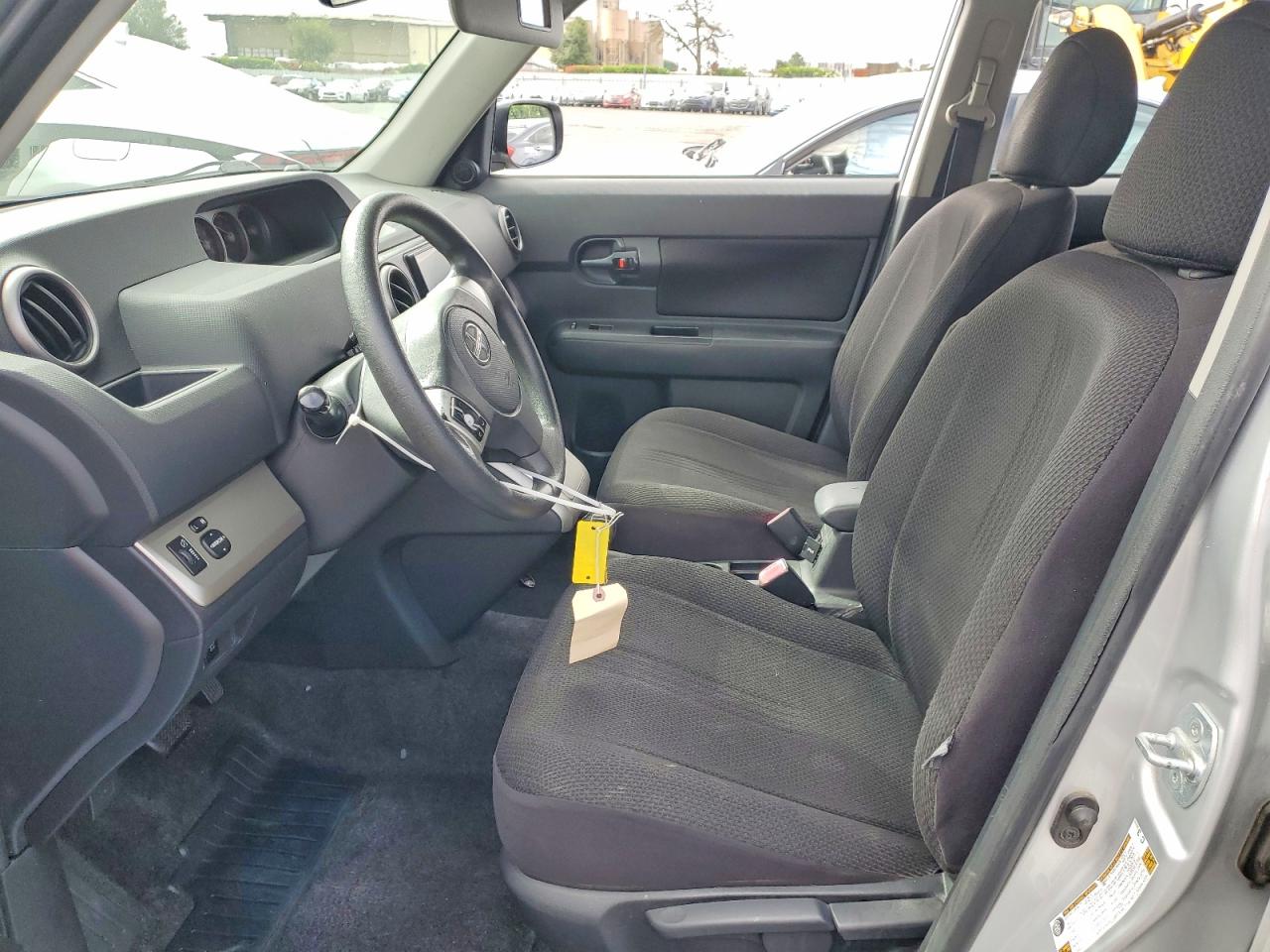 2008 Toyota Scion Xb Silver vin: JTLKE50E081032945