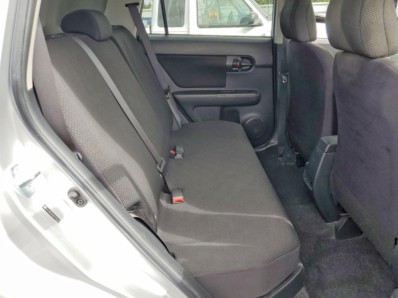 2008 Toyota Scion Xb Silver vin: JTLKE50E081032945