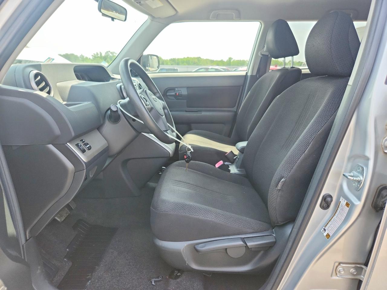 2008 Toyota Scion Xb Silver vin: JTLKE50E081049549