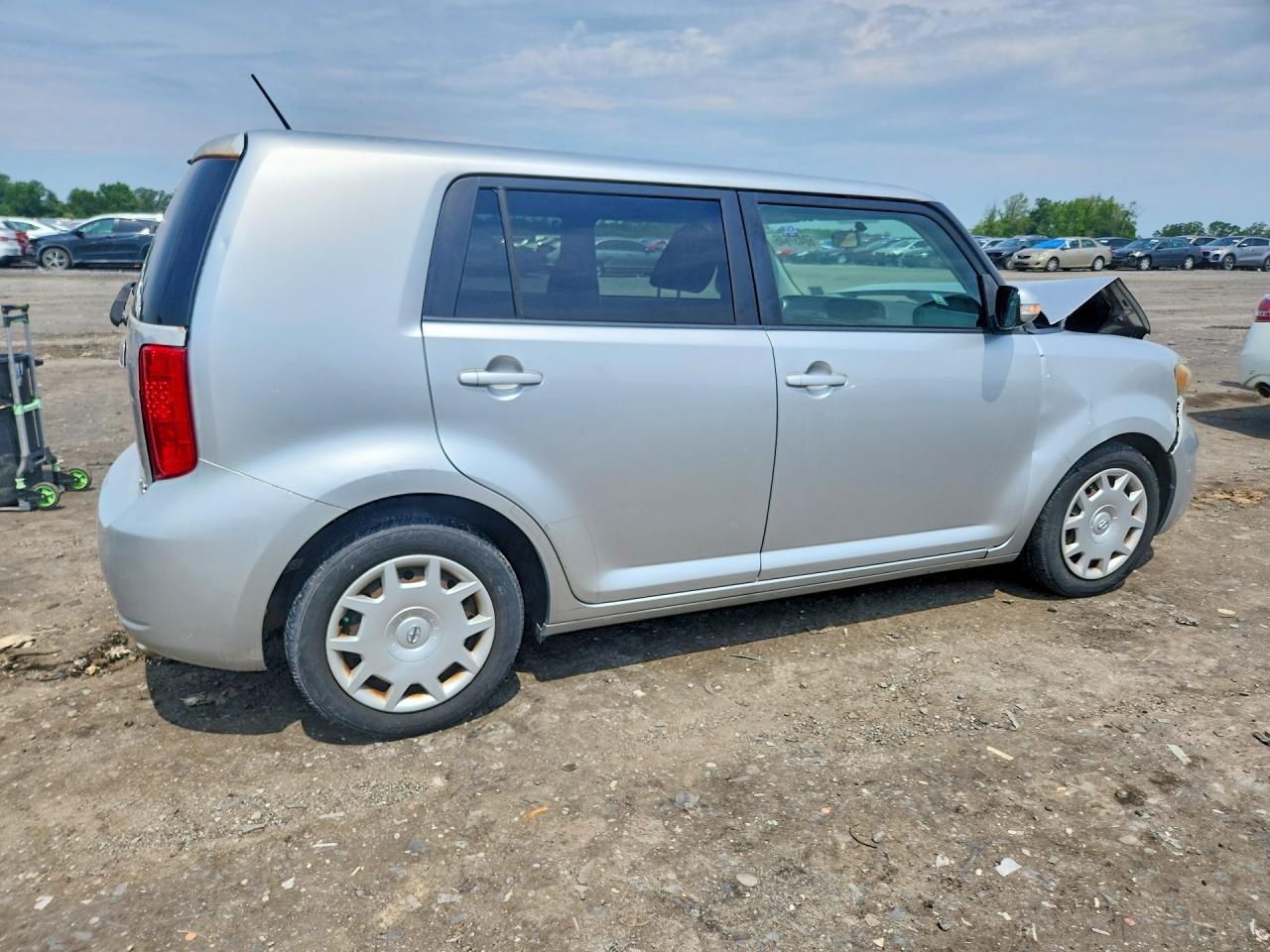2008 Toyota Scion Xb Silver vin: JTLKE50E081049549