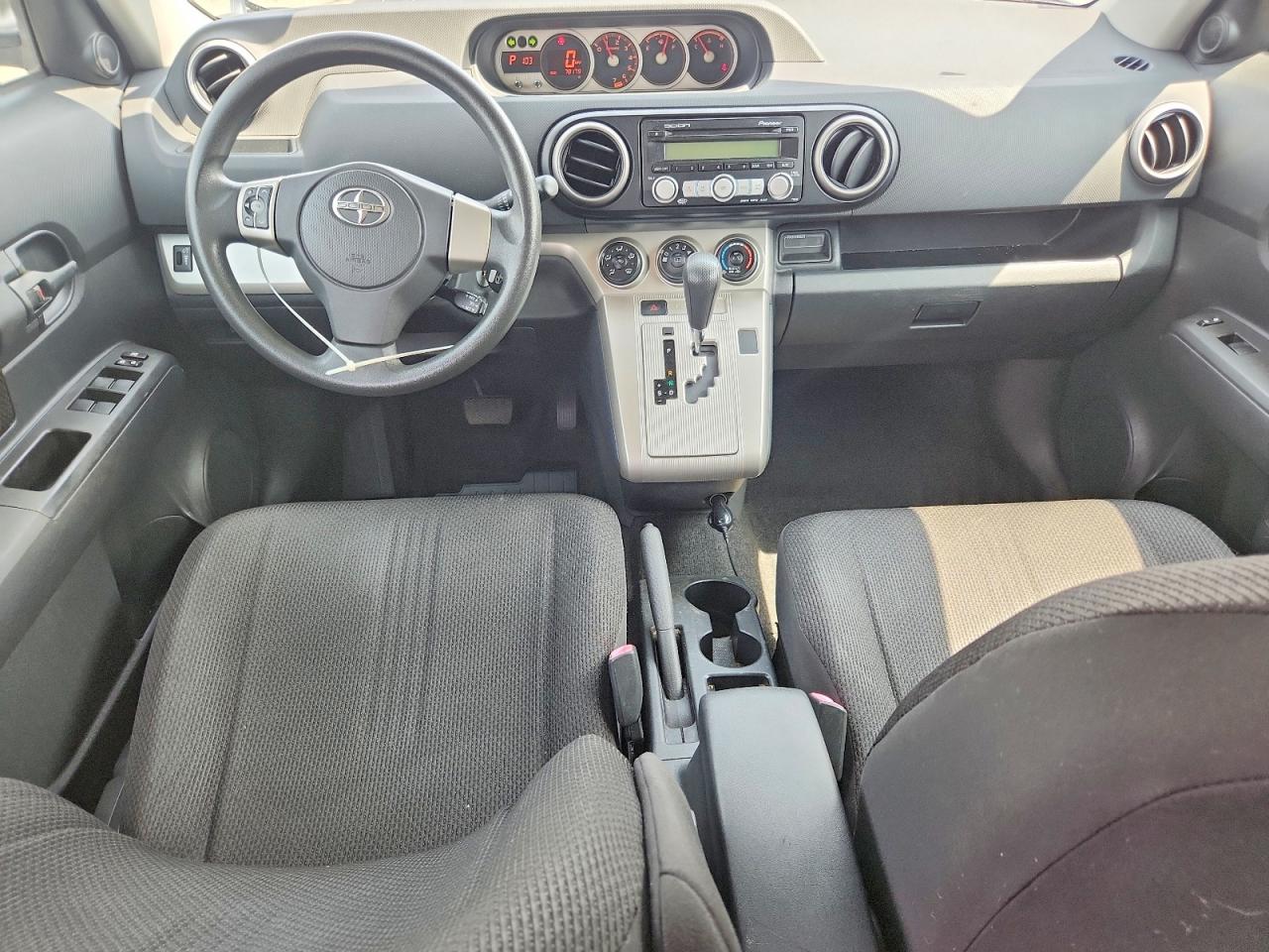 2008 Toyota Scion Xb Silver vin: JTLKE50E081049549