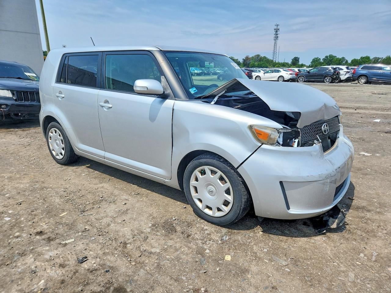 2008 Toyota Scion Xb Silver vin: JTLKE50E081049549