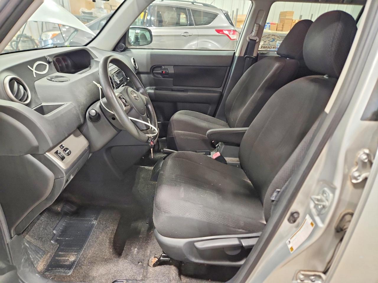 2008 Toyota Scion Xb Серебряный vin: JTLKE50E081051446
