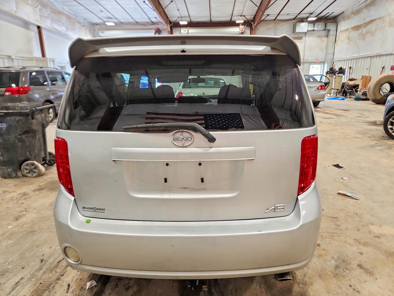 2008 Toyota Scion Xb Серебряный vin: JTLKE50E081051446