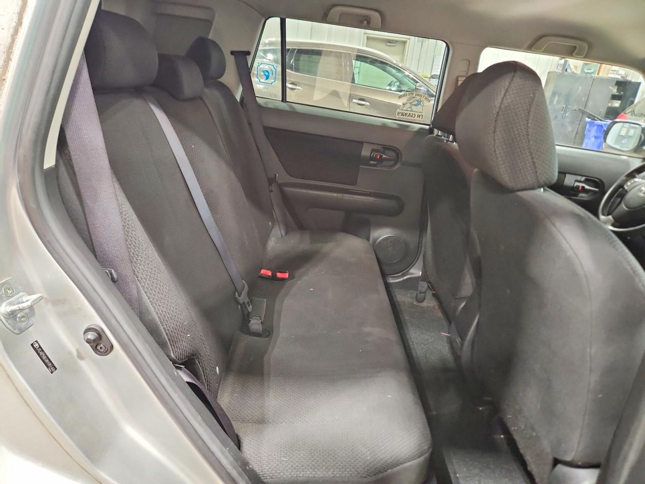 2008 Toyota Scion Xb Серебряный vin: JTLKE50E081051446