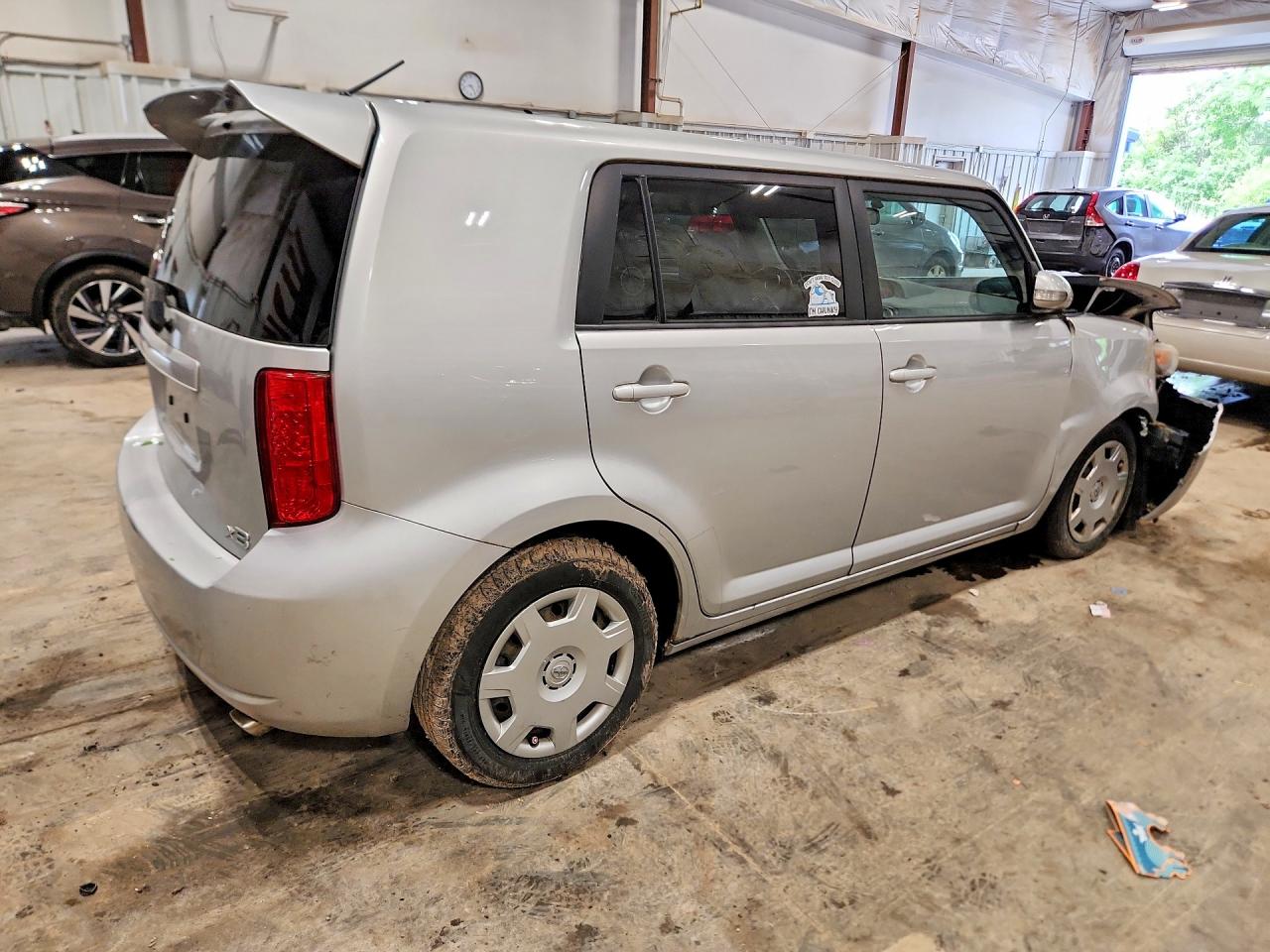 2008 Toyota Scion Xb Серебряный vin: JTLKE50E081051446