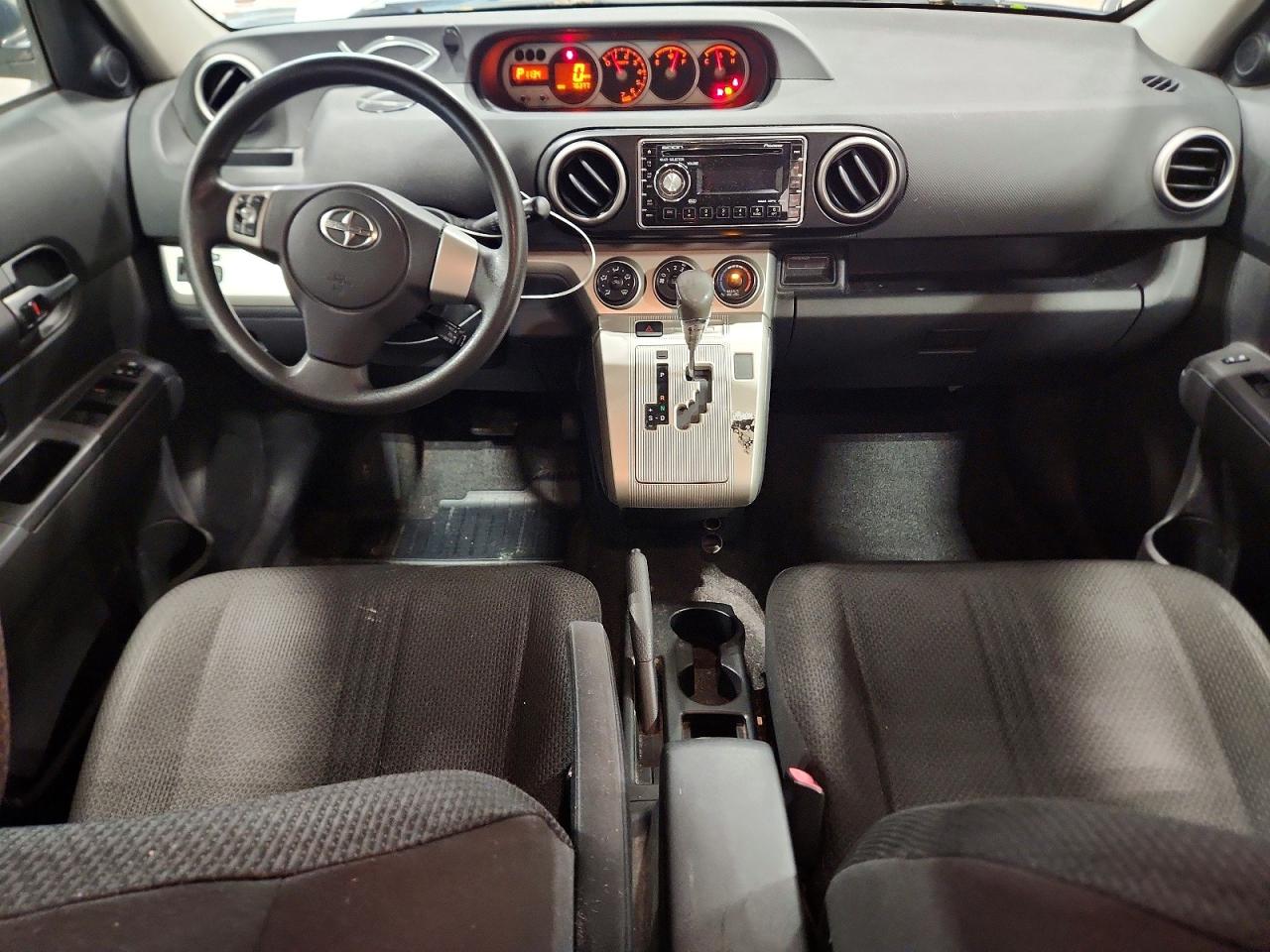 2008 Toyota Scion Xb Серебряный vin: JTLKE50E081051446