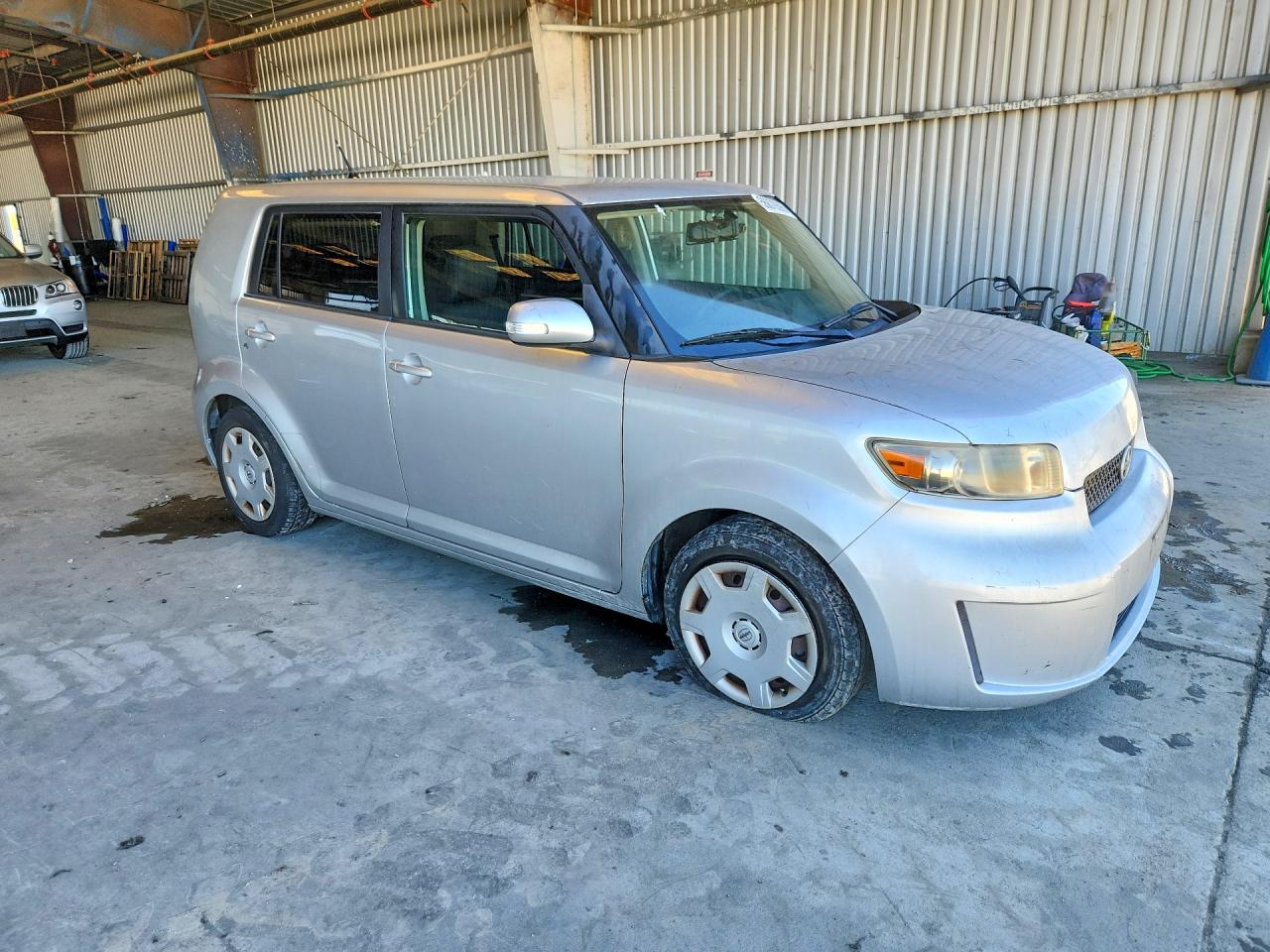 2009 Toyota Scion Xb Silver vin: JTLKE50E091065705