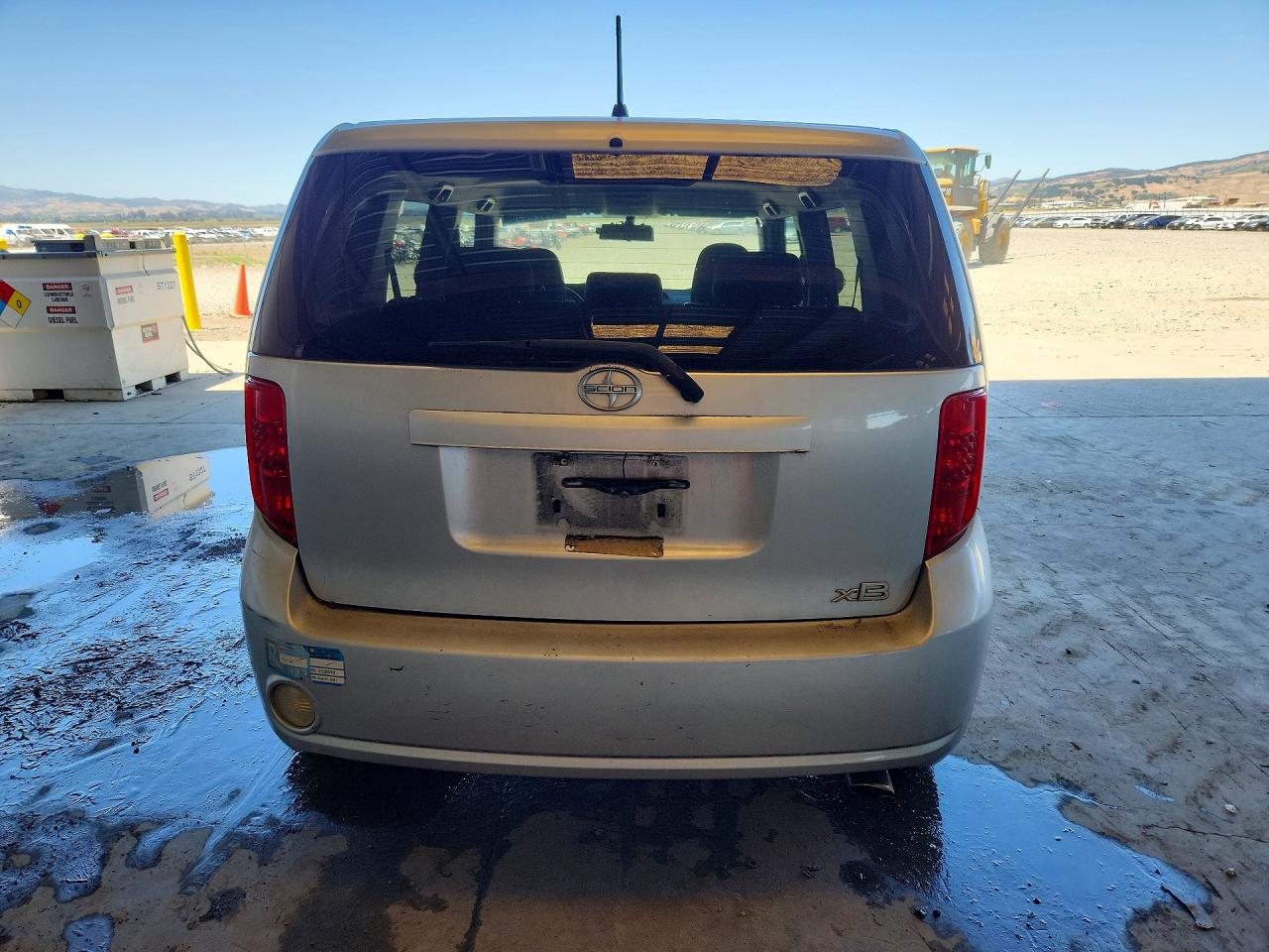 2009 Toyota Scion Xb Silver vin: JTLKE50E091065705