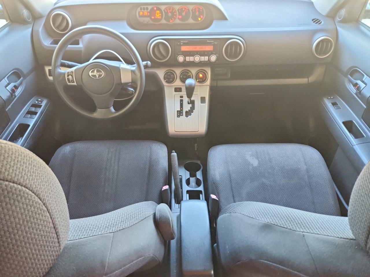 2009 Toyota Scion Xb Silver vin: JTLKE50E091065705