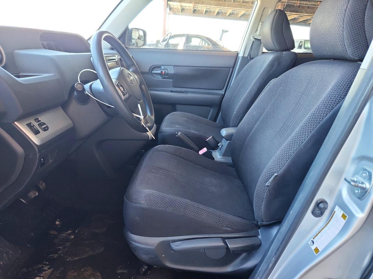 2009 Toyota Scion Xb Silver vin: JTLKE50E091065705