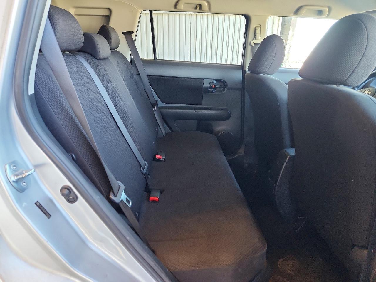 2009 Toyota Scion Xb Silver vin: JTLKE50E091065705