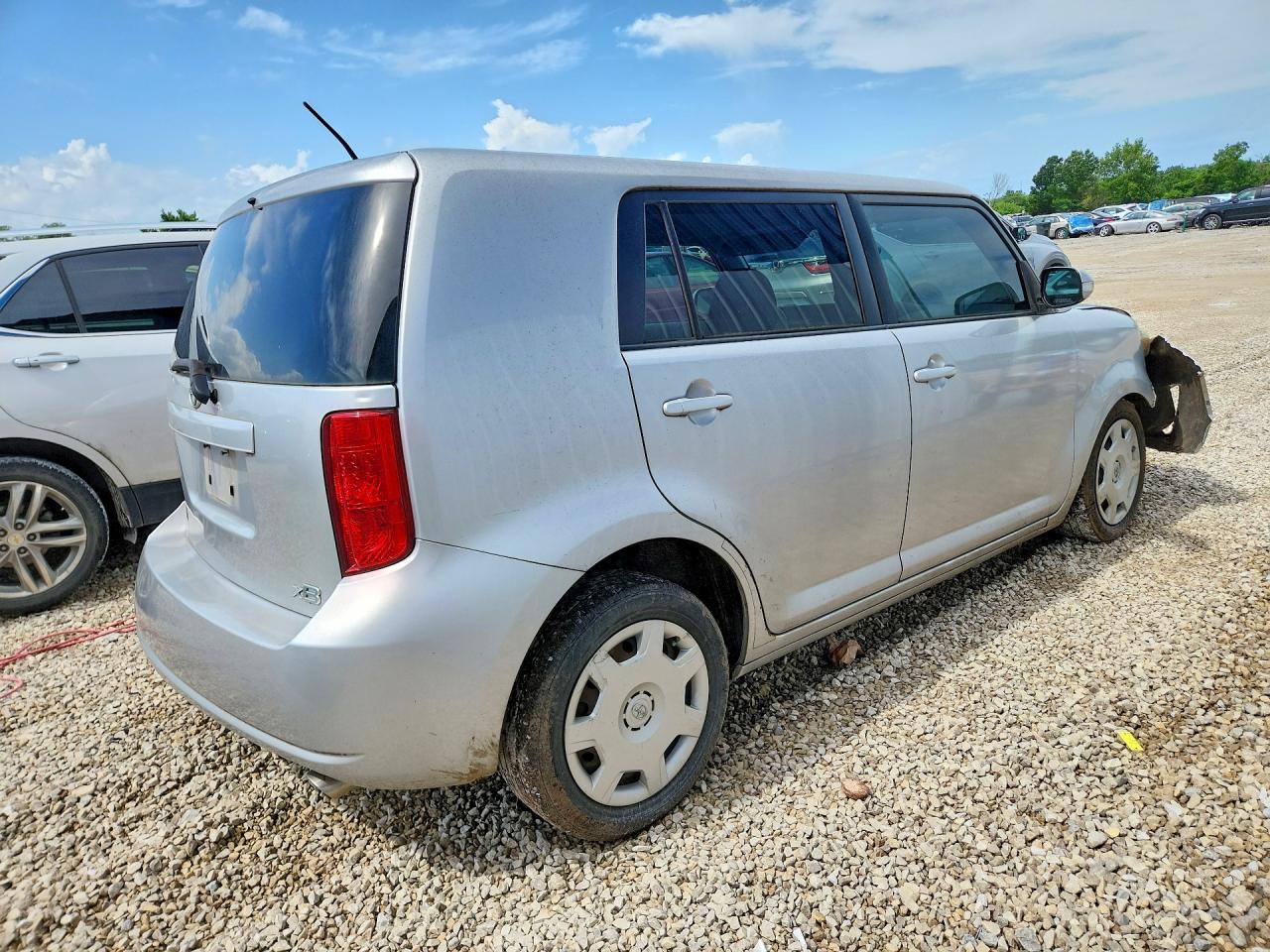 2008 Toyota Scion Xb Серебряный vin: JTLKE50E281042876