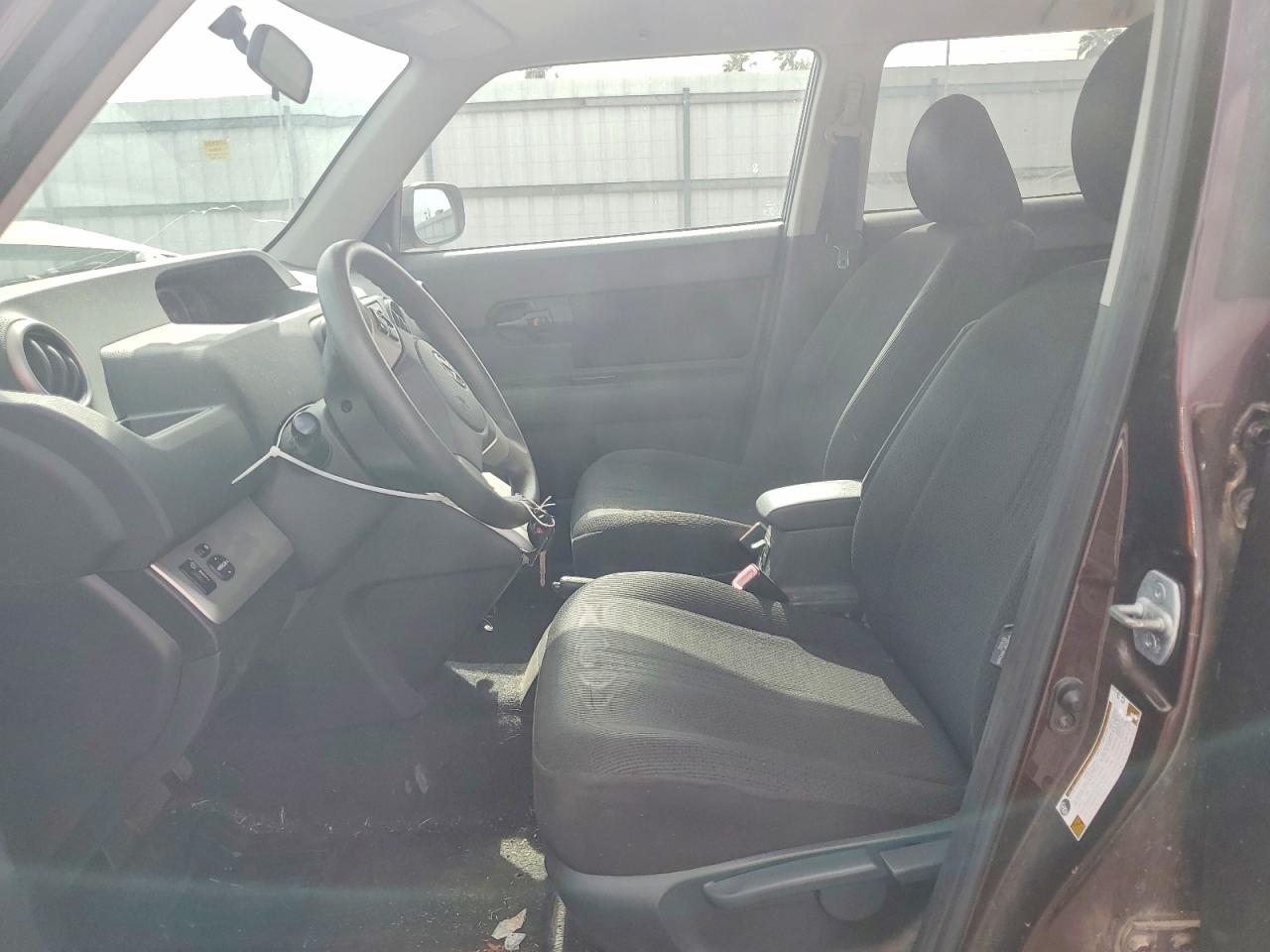 2009 Toyota Scion Xb Purple vin: JTLKE50E291062935