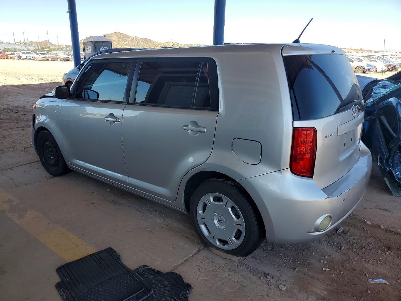 2008 Toyota Scion Xb Silver vin: JTLKE50E581048610