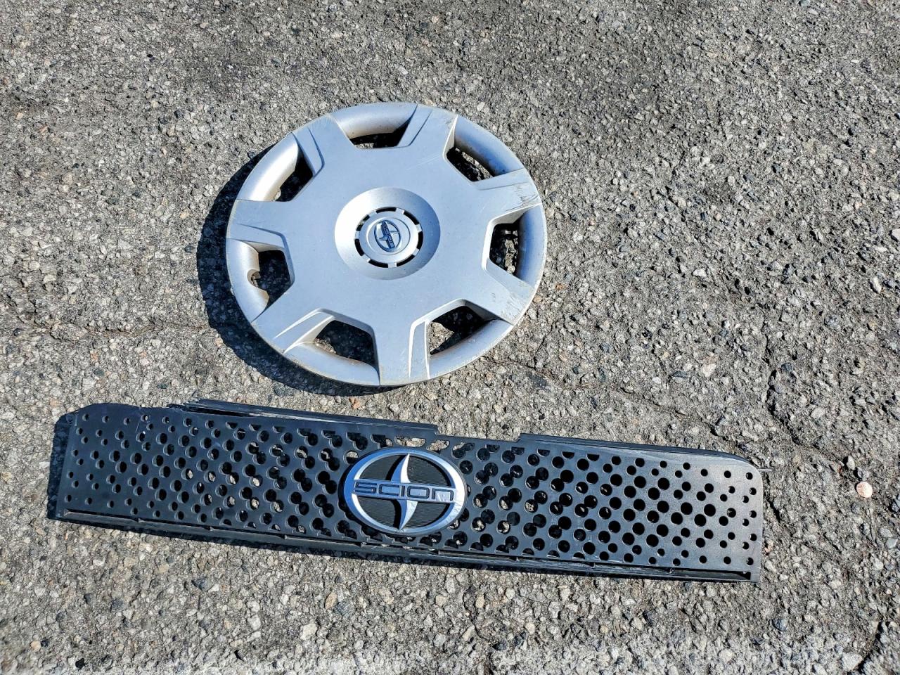 2009 Toyota Scion Xb Gray vin: JTLKE50E591066915