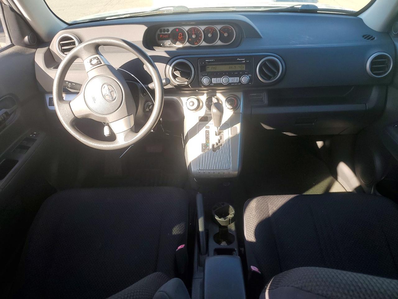 2009 Toyota Scion Xb Silver vin: JTLKE50E591086520