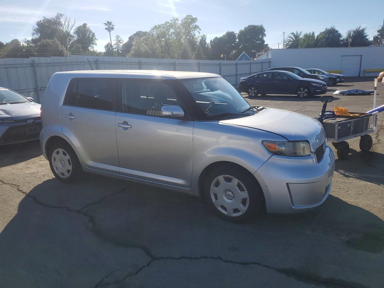 2009 Toyota Scion Xb Silver vin: JTLKE50E591086520