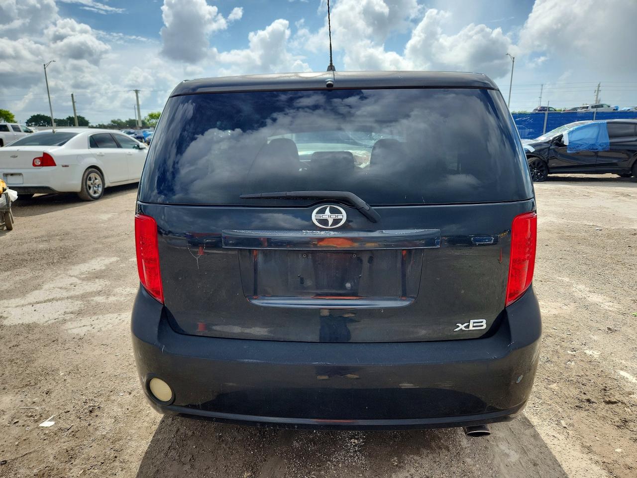 2009 Toyota Scioon Black vin: JTLKE50E691083996